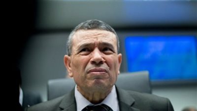 الجزائر تدعم تجميد إنتاج النفط