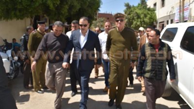 بالفيديو.. إحالة رئيس حي غرب الفيوم للتحقيق