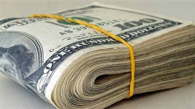 الدولار يقفز لـ11 جنيهًا بالسوق السوداء يتصدر «النشرة الاقتصادية»