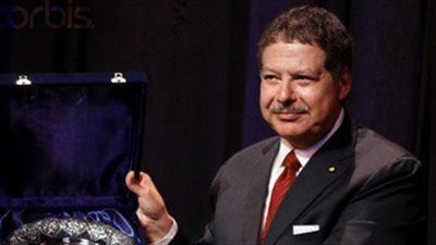 هاآرتس مشوهة صورة المصريين الحائزين على «نوبل»: «مثيرين للجدل»