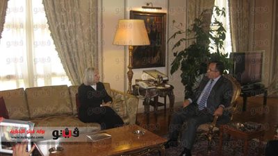 بعثة الجامعة العربية لمتابعة الانتخابات: مؤشرات بهدوء عملية التصويت وتواجد أمني محكم وإقبال كبير.. المصريون يبنون نظام ديمقراطي حقيقي.. فهمى: مؤسسات الدولة ملتزمة بإجراء التصويت بحرية ونزاهة