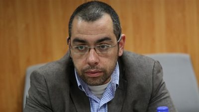 نائب يقدم طلب إحاطة ضد وزير الصحة بسبب بدانة الأطفال