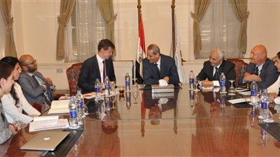 الهلالي الشربيني يبحث مع سفير بريطانيا تحديث مؤشرات وزارة التعليم