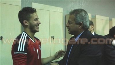 بالصور..وزير الرياضة يهنئ لاعبي المنتخب بعد الفوز على نيجيريا