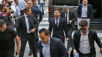 بدء محاكمة «ميسي» ووالده بتهمة التهرب الضريبي