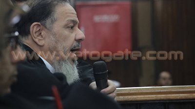 قاضي اغتيال النائب العام يعاتب الزيات والمحامي: «الديسك بيغير العناوين»