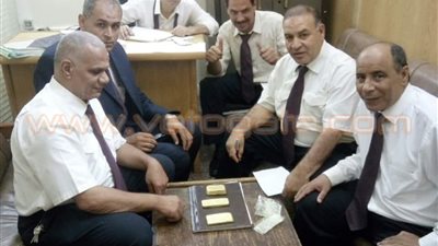 بالصور.. ضبط سوداني حاول تهريب 3 سبائك ذهبية بمطار القاهرة