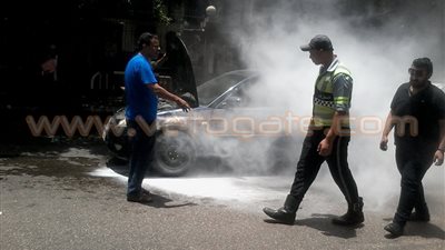 بالصور.. السيطرة على حريق نشب في سيارة أمام «الصحفيين»