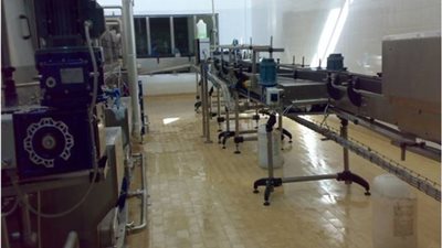 الرقابة الإدارية تعد بحل نقص ماكينات مصنع المحاليل بشركة النيل