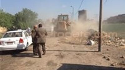 بالصور.. بدء تطوير وإزالة التعديات بشارع 15 مايو بحي شرق شبرا الخيمة