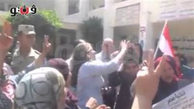 بالفيديو.. ليلى علوي تغني 