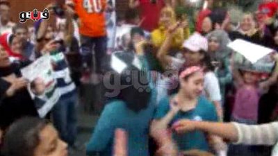 بالفيديو والصور.. خيول وجمال في احتفالات مؤيدي السيسي بالجمالية