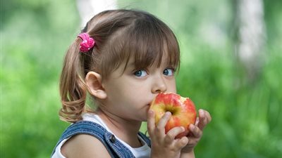 أفضل أنواع الخضراوات والفاكهة الضرورية لتغذية طفلك