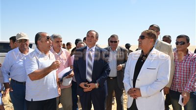 محافظ الإسماعيلية يتفقد مشروعات الصرف الصحي