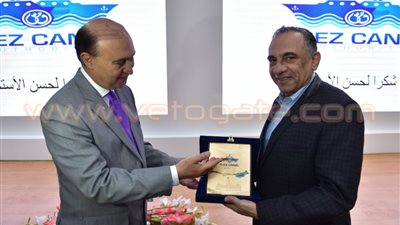 بالصور.. مميش يستقبل وفدا اقتصاديا من الشركات الأمريكية