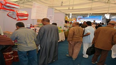محافظ دمياط يفتتح معرض الغرف التجارية للسلع الرمضانية