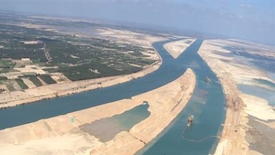 4 مصرفيين يحققون إنجازا تاريخيا في مشروع قناة السويس الجديدة