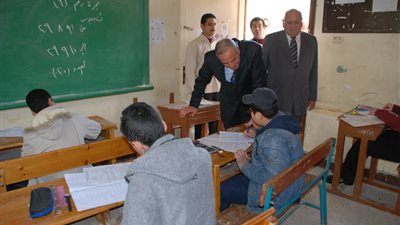 ارتباك فى اول أيام امتحانات الفصل الدراسي الأول بالمنيا