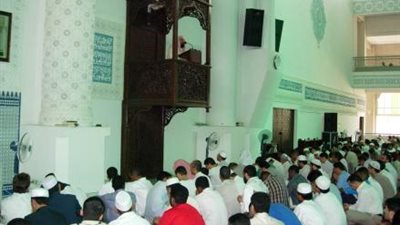 الغضب يعم المساجد بعد جمعة الهجوم على الأقباط.. العادلى: من يهاجم المسيحيين جاهل..الأوقاف تتعقب مثيرى الفتنة