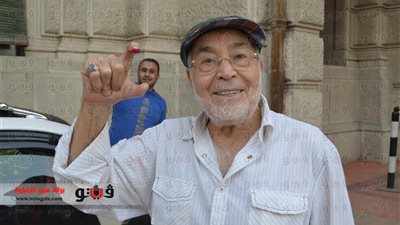 بالصور.. حسن يوسف ينتخب السيسي في الدقى