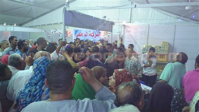 بالفيديو.. مشادات بين الأهالي في معرض «أهلا رمضان» بالوادي الجديد