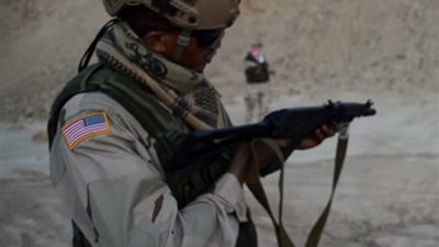 بالفيديو والصور.. جندي أمريكي يطلق الرصاص على «القرآن»