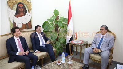 بالصور.. وزير البيئة يبحث مع نظيره القبرصي التعاون المشترك