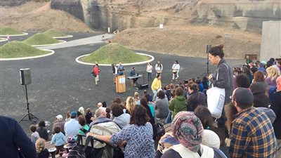 بالصور.. إسرائيل ترتكب المذابح بحق الفلسطينيين وتصلي لضحايا حلب