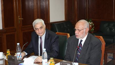 وزير الرى يُهنئ الأقباط بعيد الميلاد المجيد