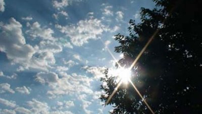 «الحرارة» تربك الناخبين.. «الأرصاد»: الطقس حار ومائل للحرارة والقاهرة 39.. والمتحدث باسم الهيئة: ربيعي معتدل والعاصمة 32.. ويوصي بـمظلات للحماية من الشمس و«زجاجة لكل ناخب»