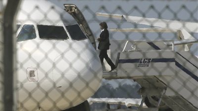 قائد الطائرة المختطفة: «حافظنا على هدوئنا لإنقاذ الركاب»