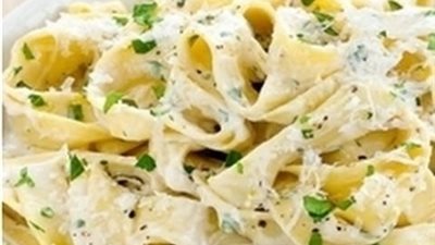 طريقة عمل المكرونة بالسبانخ والوايت صوص