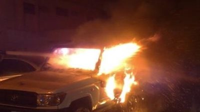 اشتعال النيران في سيارة أعلى كوبري قصر النيل وتوقف حركة المرور