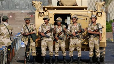 الجيش يغلق كافة الشوارع والمحاور المؤدية إلى ميدان التحرير