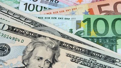 انخفاض أسعار العملات الأجنبية.. والدولار يسجل 888 قرشا