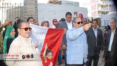 محافظ الشرقية يتفقد لجنة 