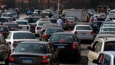 شلل مرورى بمحور جوزيف تيتو بعد مصرع شخصين صدمتهما سيارة