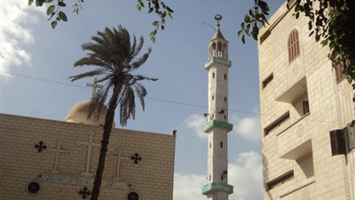 رسائل تدعو للفتنة بين الأقباط والمسلمين بقنا