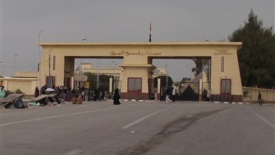 مصر تسمح بدخول 51 شاحنة محملة بمواد بناء لقطاع غزة عبر معبر رفح