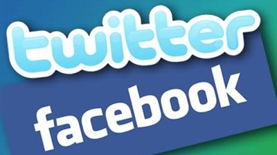 المراهقون البريطانيون يقضون 9 ساعات يوميا على «فيس بوك وتويتر»