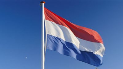 السيارات في هولندا تعمل بالكهرباء فقط بحلول عام 2025