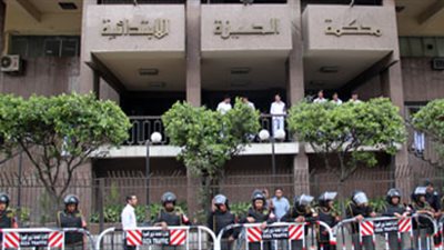 «دائرة الإرهاب» تنظر اليوم محاكمة 14 متهما بالتظاهر في الوراق