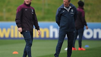 بالصور.. روني يستعد لمونديال البرازيل بتدريبات 