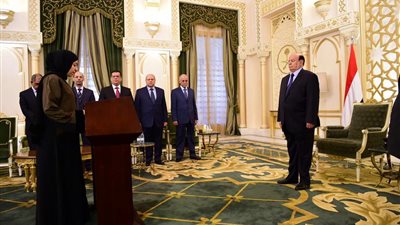 الرئيس اليمني يعين عددًا من السفراء من بينهم امرأة