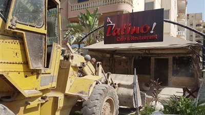 غلق 15 محلا ومنشأة تجارية مخالفة في حملة بالجيزة