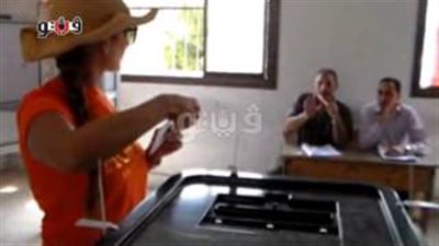 بالفيديو..«زينة» تختار «السيسى» وتقول مازحة: اخترت «حمدين»