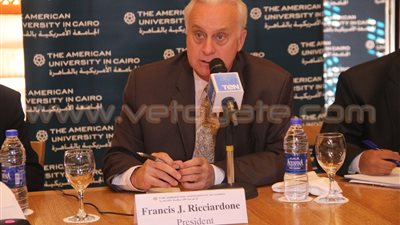 ريتشاردوني: الجامعة الأمريكية ليست «مسيسة»