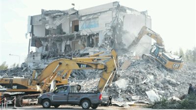 بالفيديو.. أهالي بـ«تل العقارب»: الحي هدم العمارة ورمانا في الشارع