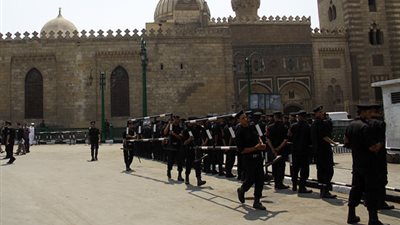 تواجد أمنى أمام 