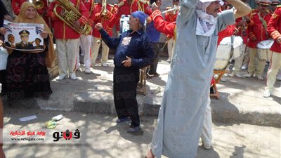 بالفيديو والصور.. وصلة رقص بلدي بالمنصورة على أنغام الموسيقى العسكرية